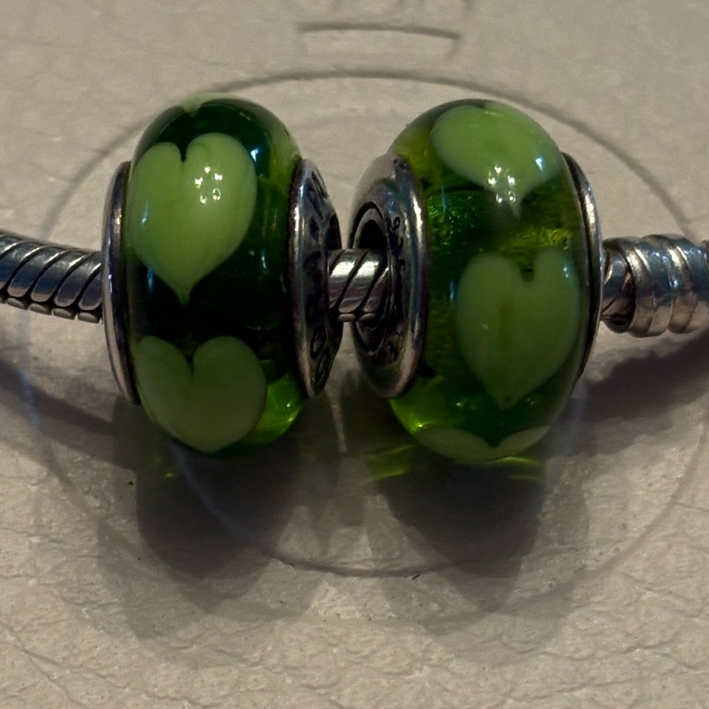 1 Authentic Retired Pandora Sterling Silver Green Heart Murano Glass Charm